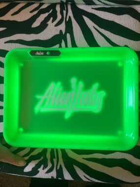 ALIEN LABS Green LED Light Up Glow Rolling Tray
